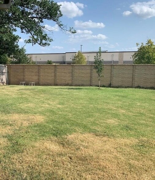 Photo - 3321 Truman St