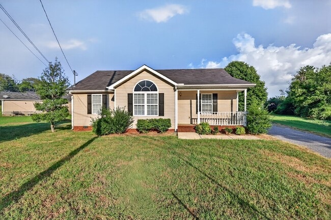 Building Photo - 2109 Dothan Dr