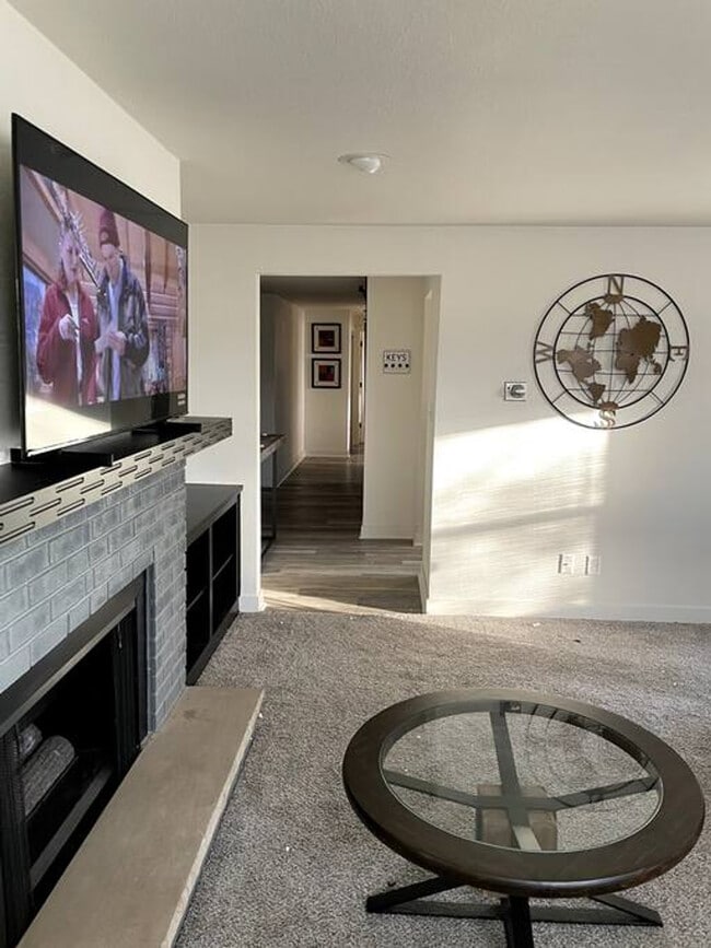 Photo - 922-940-940 Oak St Unit ID1253107P