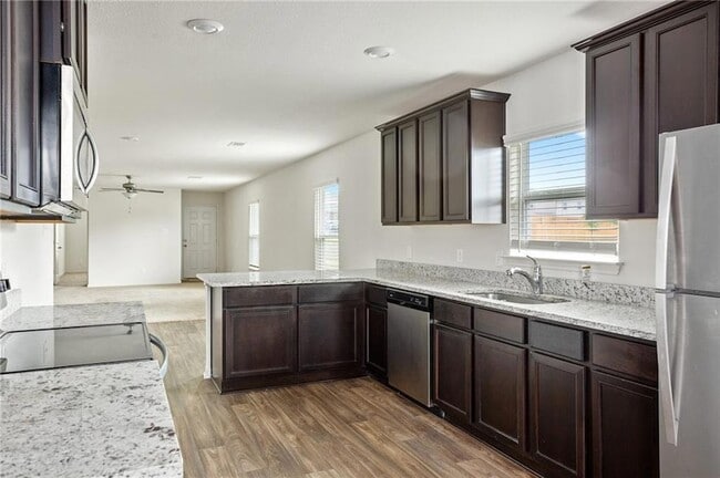 Photo - 201 Cres Park Dr