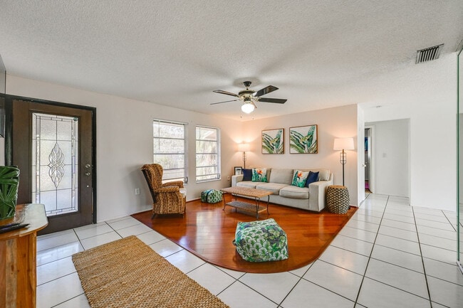 Building Photo - 4261 Pearl Harbor Dr Unit SI ID1546170P