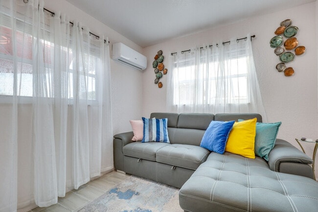 Photo - 19630 NW 5th Ave Unit ID1307384P