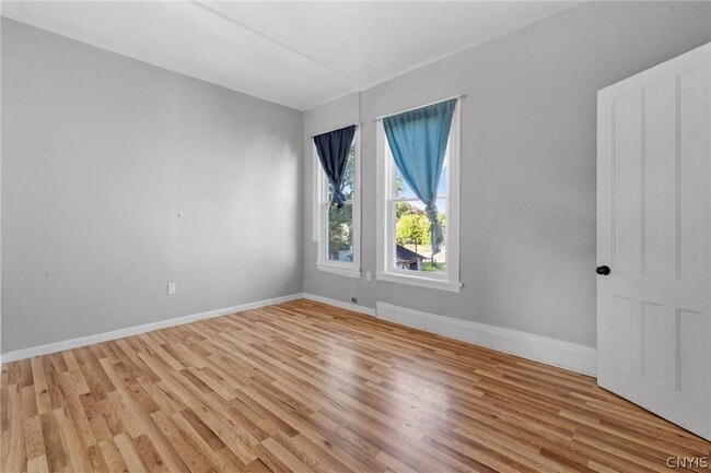 Photo - 319 Merriman Ave