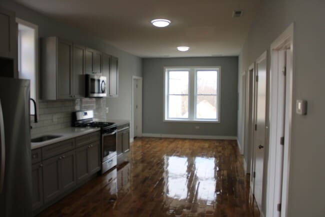 Photo - 1533 S Ridgeway Ave Unit 1R