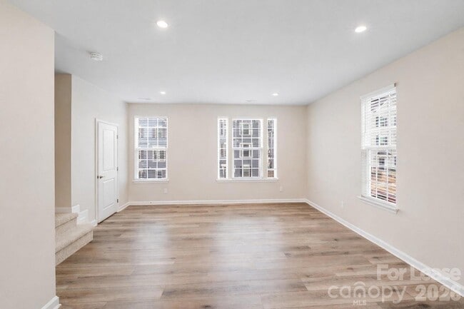 Photo - 2303 Autumn Olive Ln