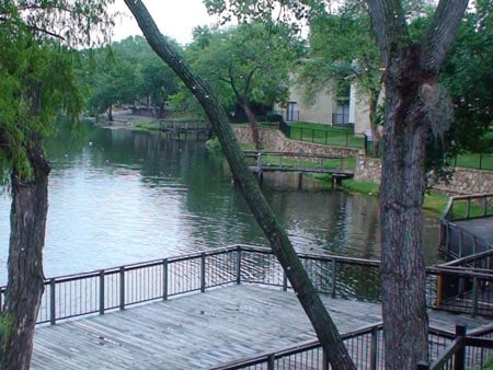 Lakefront Villas Apartments - Lakefront Villas Apartments