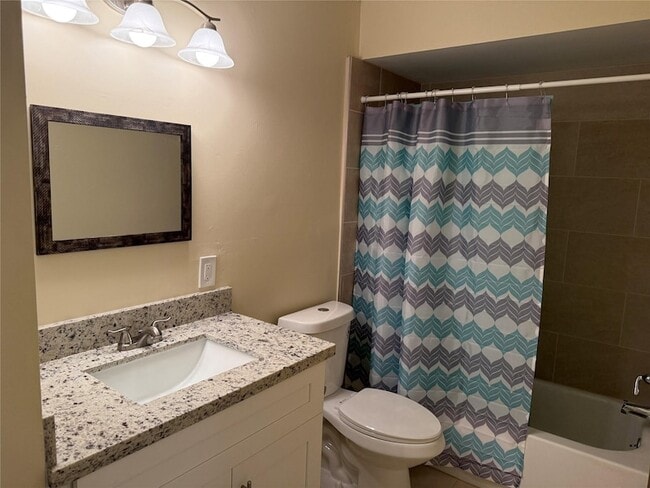 Photo - 1450 N Riverside Dr Unit 208