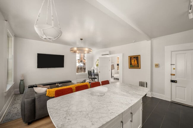 Photo - 1326 Broadway Unit ID1313057P