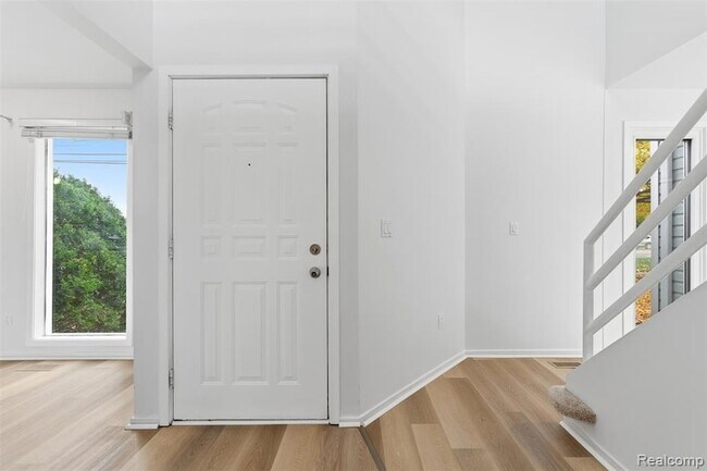 Photo - 5186 E 14 Mile Rd