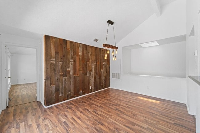 Photo - 1828 Alameda Dr