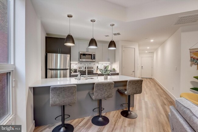 Photo - 3029 W Glenwood Ave Unit 510