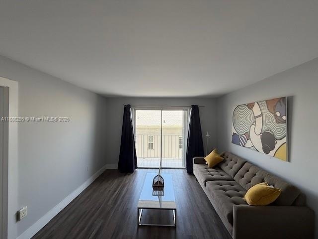 Photo - 1615 Meridian Ave Unit 303