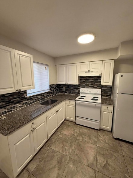 Photo - 1231 W River Dr Unit 1-4