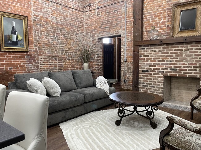 LIVING ROOM - Union Mill Suites