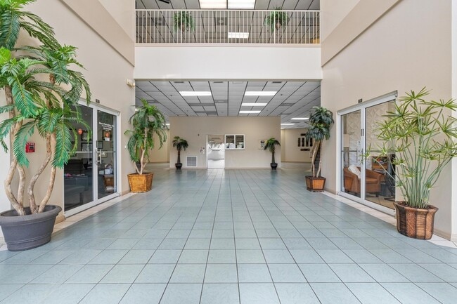 Photo - 4507 Furling Ln Unit 302