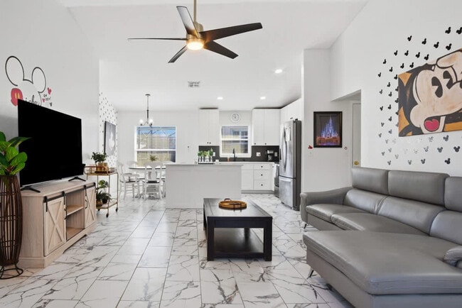 Building Photo - 242 Blue Jay Way Unit SI ID1520440P