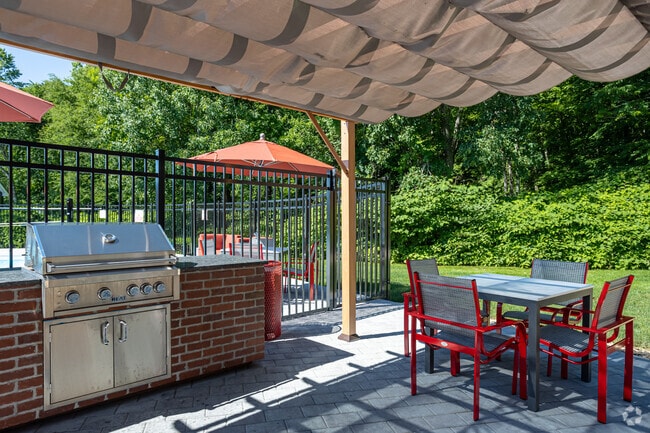 Photo - Tatnuck Square Apartments Worcester