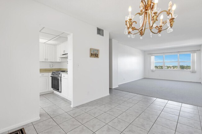Photo - 2555 NE 11th St Unit 804