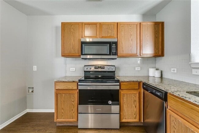 Photo - 909 Poncho Ln