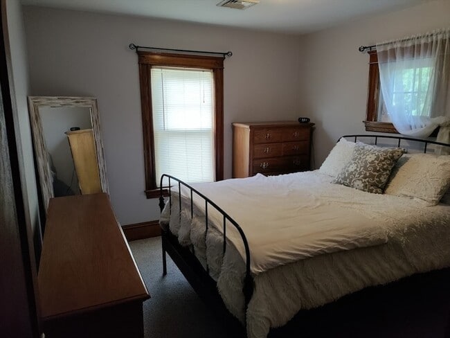 Photo - 100 Neil St Unit 2