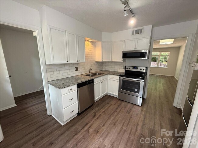 Photo - 4605 Hedgemore Dr