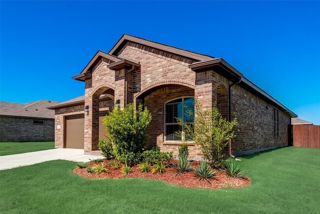 Photo - 415 Helm Ln