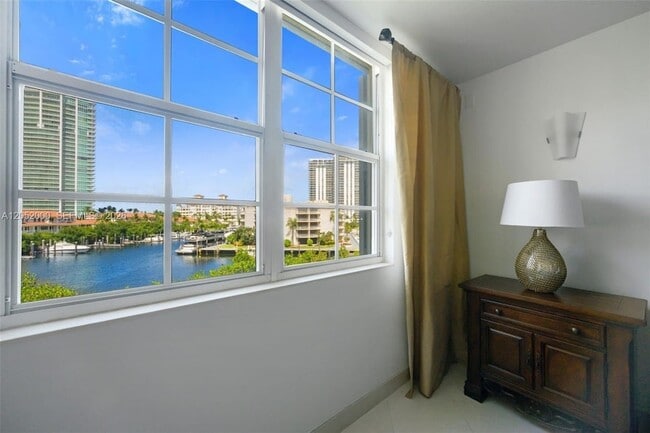 Photo - 19999 E Country Club Dr Unit 1406