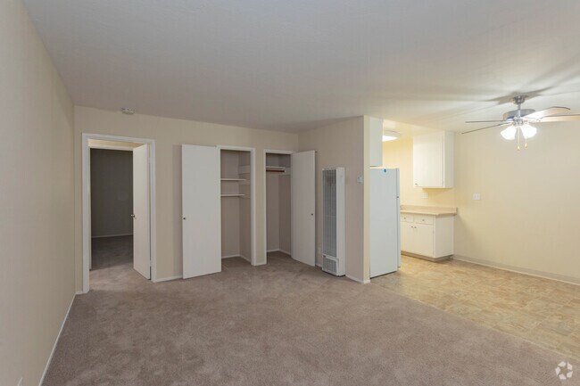 1BR - 1BA - 600SF - Verandas Apartments