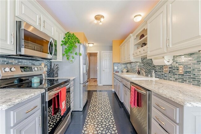 Photo - 105 NW Erika Ct