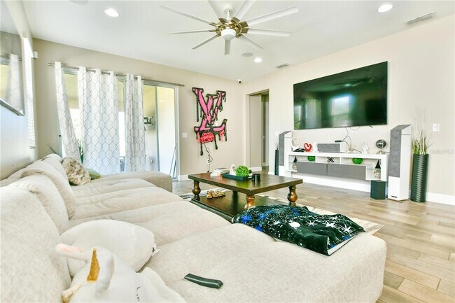 Photo - 309 Irving Bend Dr