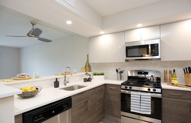 Photo - The Plaza Apartments