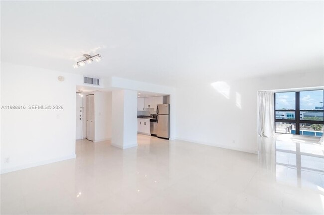 Photo - 1800 Collins Ave Unit 8C
