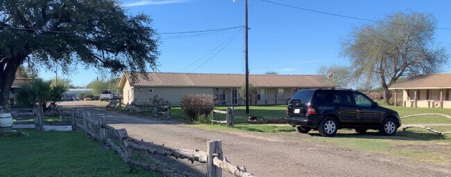 Apt 2 - one bedroom apt - Reypres Villas