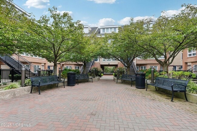 Building Photo - 368 Rector St Unit 421