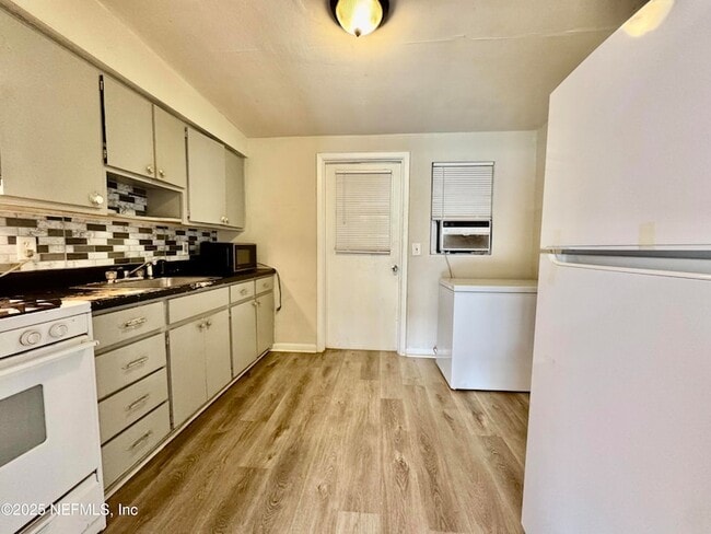 Photo - 1859 Doyon Ct