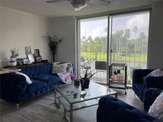 Photo - 1740 NW N River Dr Unit 324