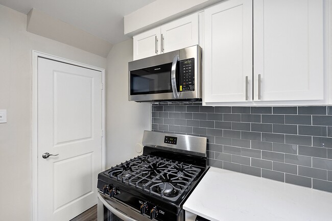 Photo - Oak Park Manor Apartments & Townhomes