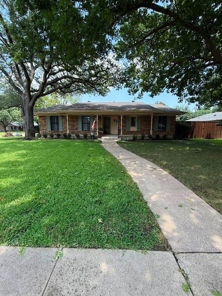 Building Photo - 1208 N Cottonwood Dr