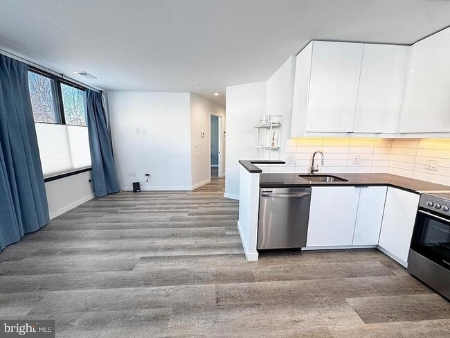 Photo - 700 Roeder Rd Unit 103