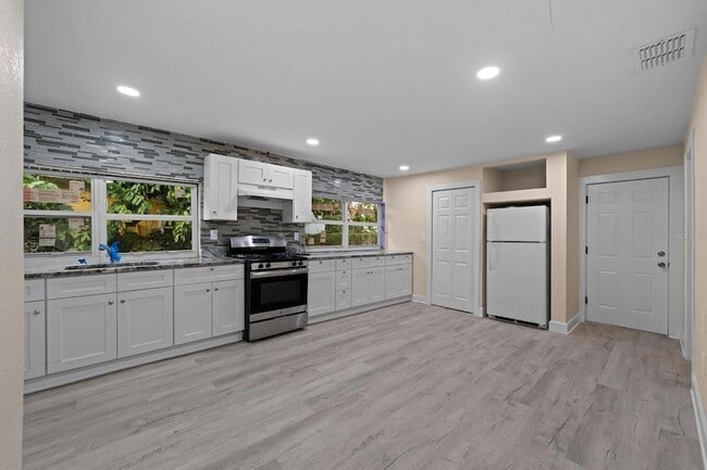 Photo - 2825 N Taliaferro Ave