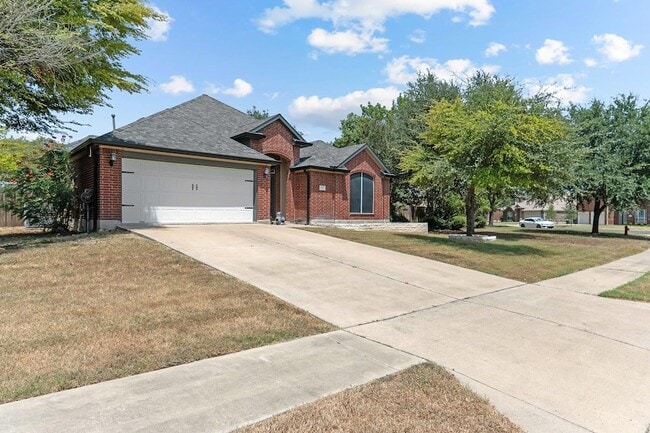 Photo - 352 Sweet Gum Dr