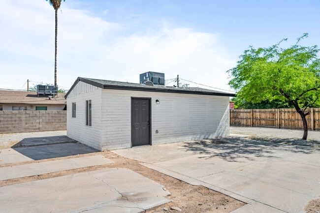 Photo - 2302 W Colter St Unit SI ID1244359P