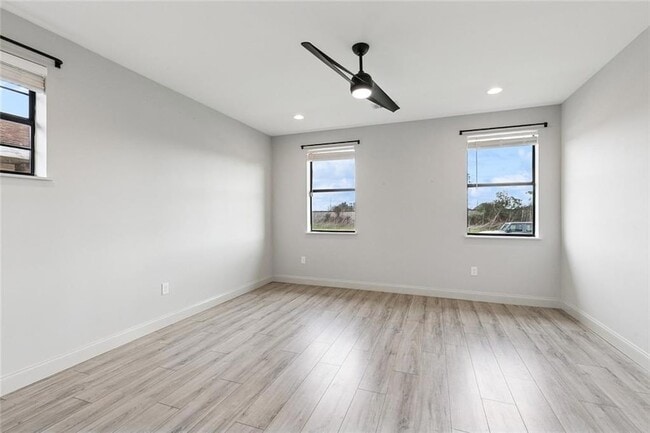 Photo - 2767 Vienna St