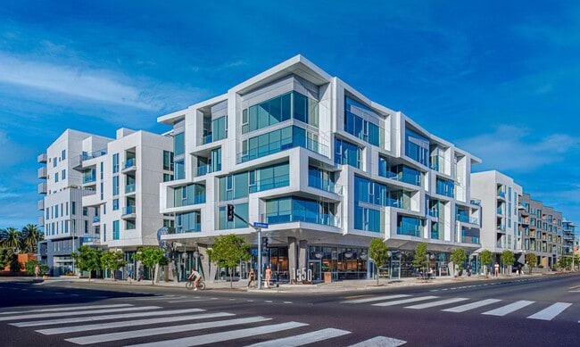 Building Photo - 1550 Lincoln