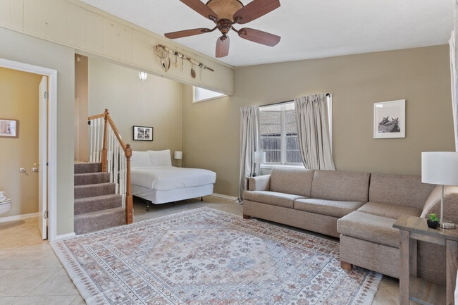 Building Photo - 2004 Capitol Ave Unit ID1043879P