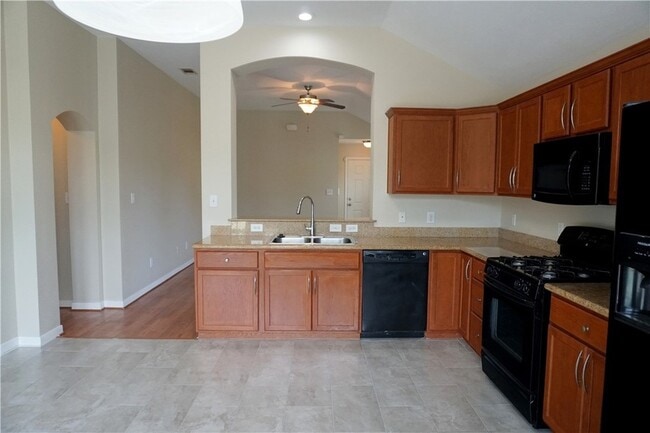 Photo - 1810 Stephanie St