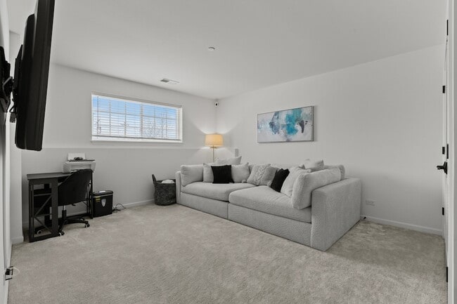 Photo - 30W158 Wheeler Cir