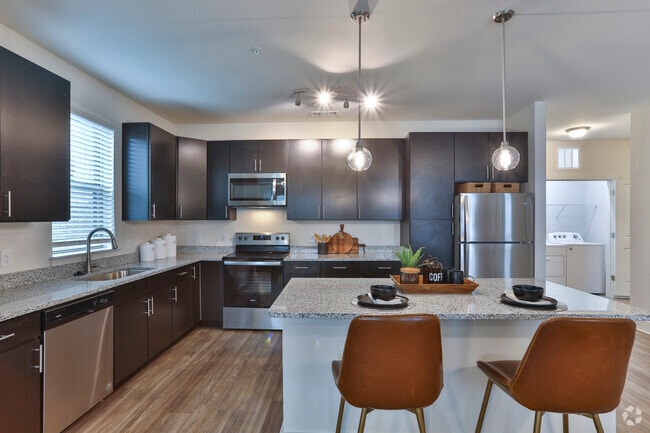 2BR, 2BA - B2 - Burton Hills