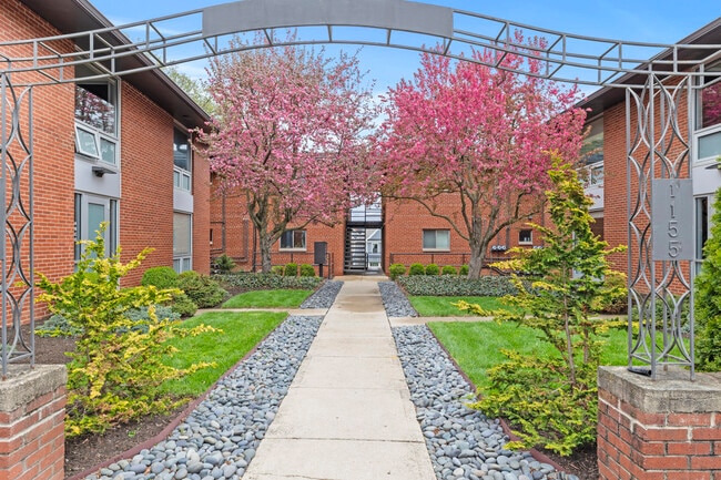 Building Photo - Grandview Heights