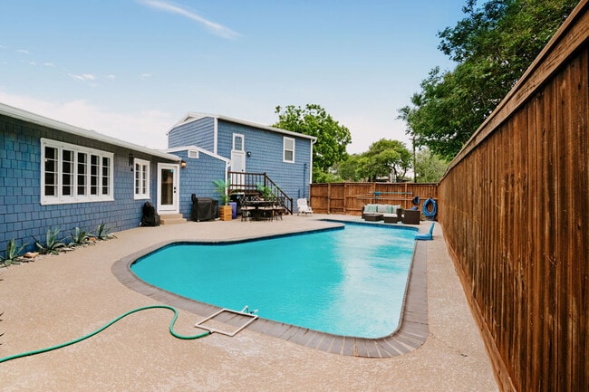 Photo - 134 Sinclair St Unit ID1268404P